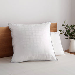 Deluxe Hotel 800g European Pillow